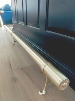  Bar foot rails in brass and stainless steel